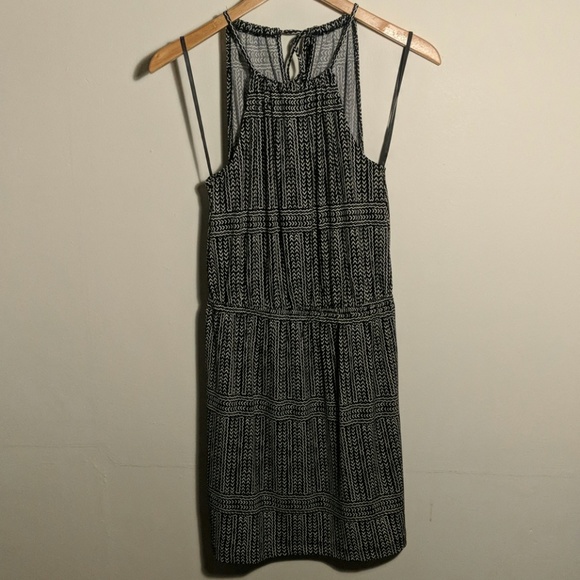 BCBGeneration Dresses & Skirts - BCBGeneration black patterned dress